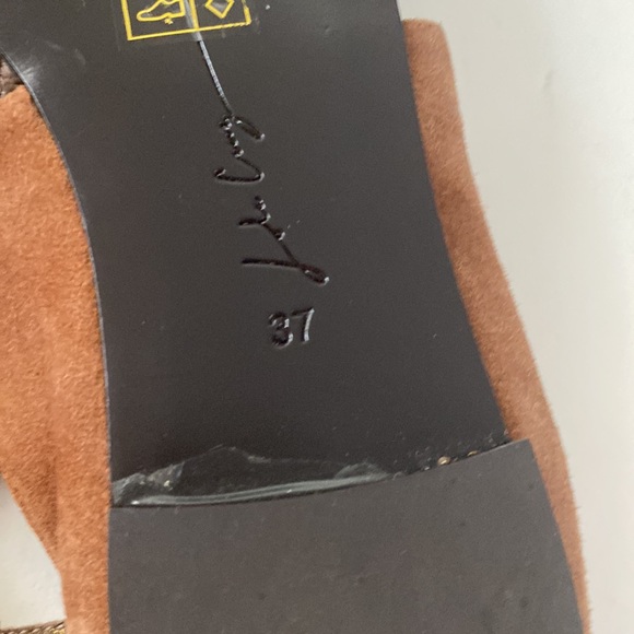 ❌SOLD❌Lola Cruz Brown Suede Rhinestone Studded Sandal💛🖤💛 - Picture 9 of 12